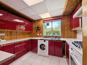 Photo 9- click for photo gallery